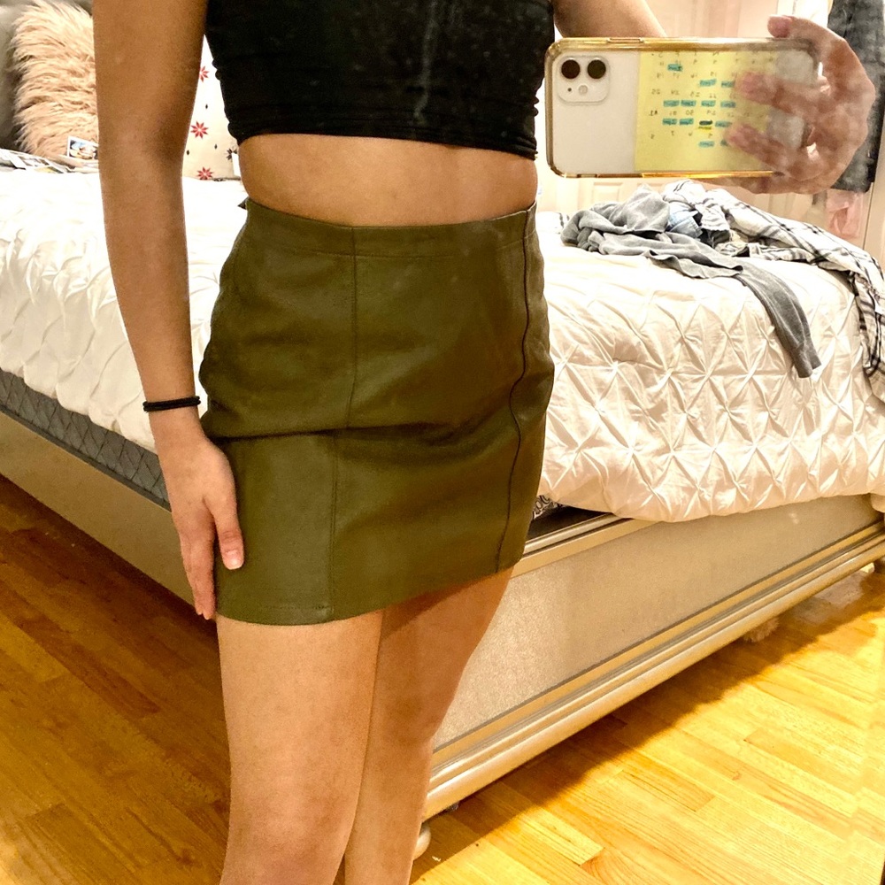 F21 army green pleather skirt